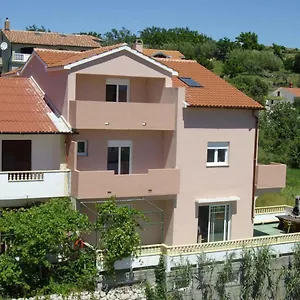  Apartment In
