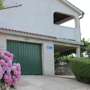  Apartman Roza